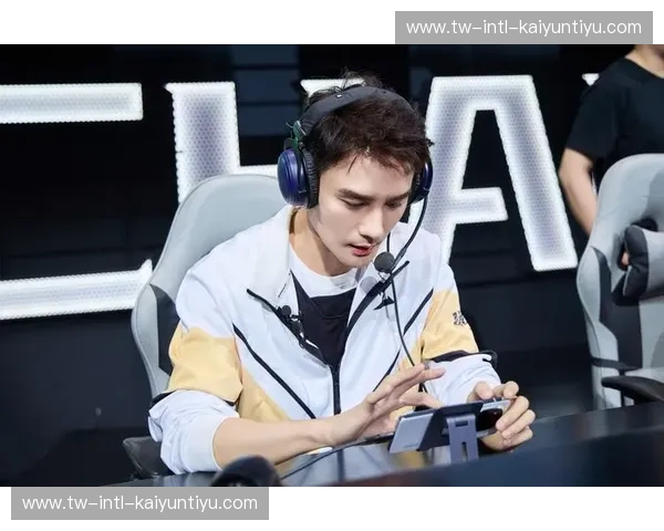 电竞新人报道：从零到赛场的新星之路